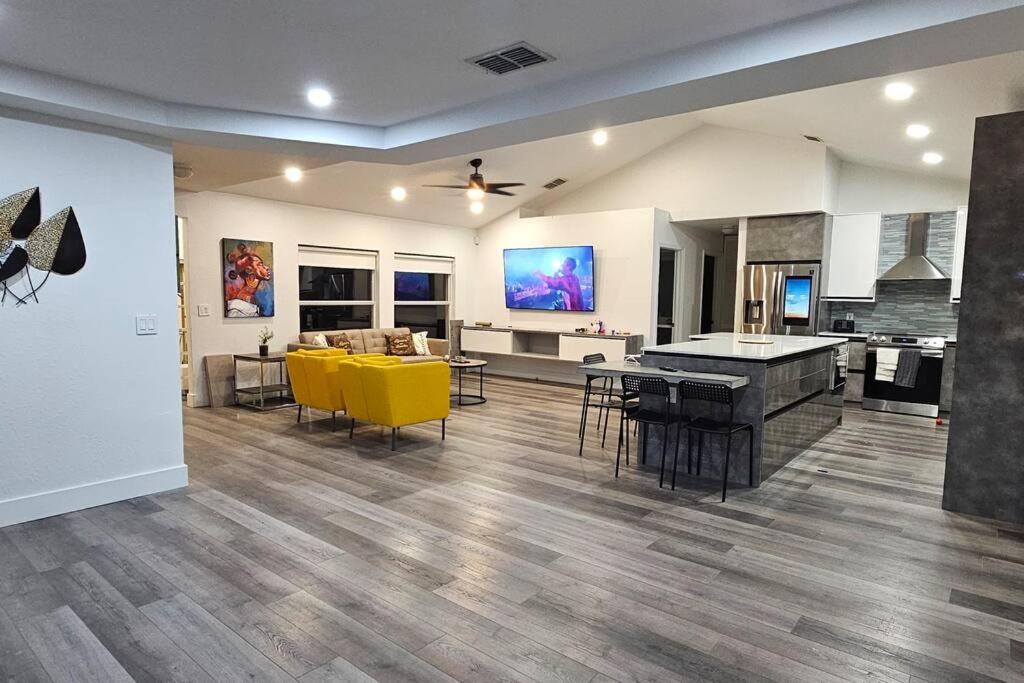 Villa Tranquil Oasis Retreat In Golden Gate Estates à North North Naples Extérieur photo
